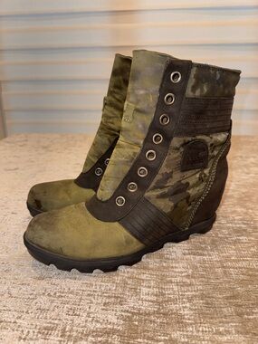 Sorel Olive Green Camo Wedge Ankle Boots 12